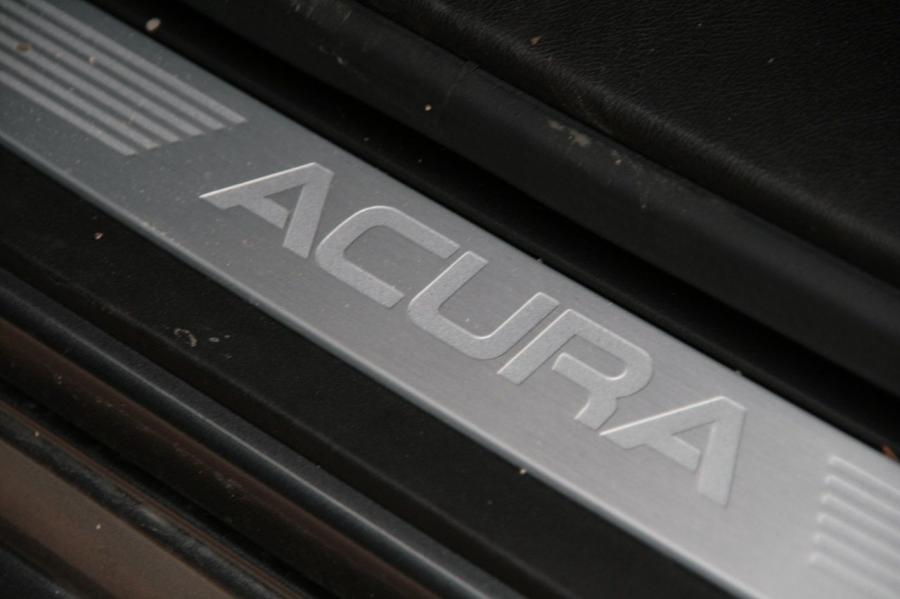 Детали интерьера Acura TL SH-AWD 2008 года  (фото 15 из 65)